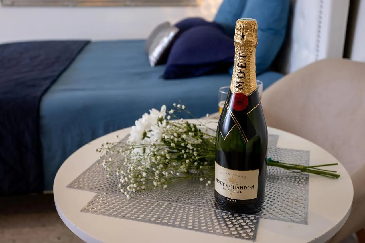 Les Suites Love 1 Spa Vue Mer Piscine Marseille Guest house