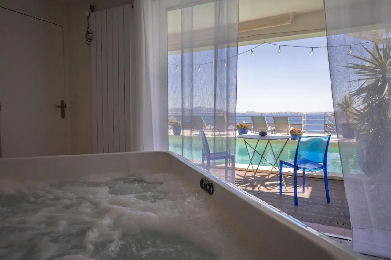 Guest house Les Suites Love 1 Spa Vue Mer Piscine Marseille